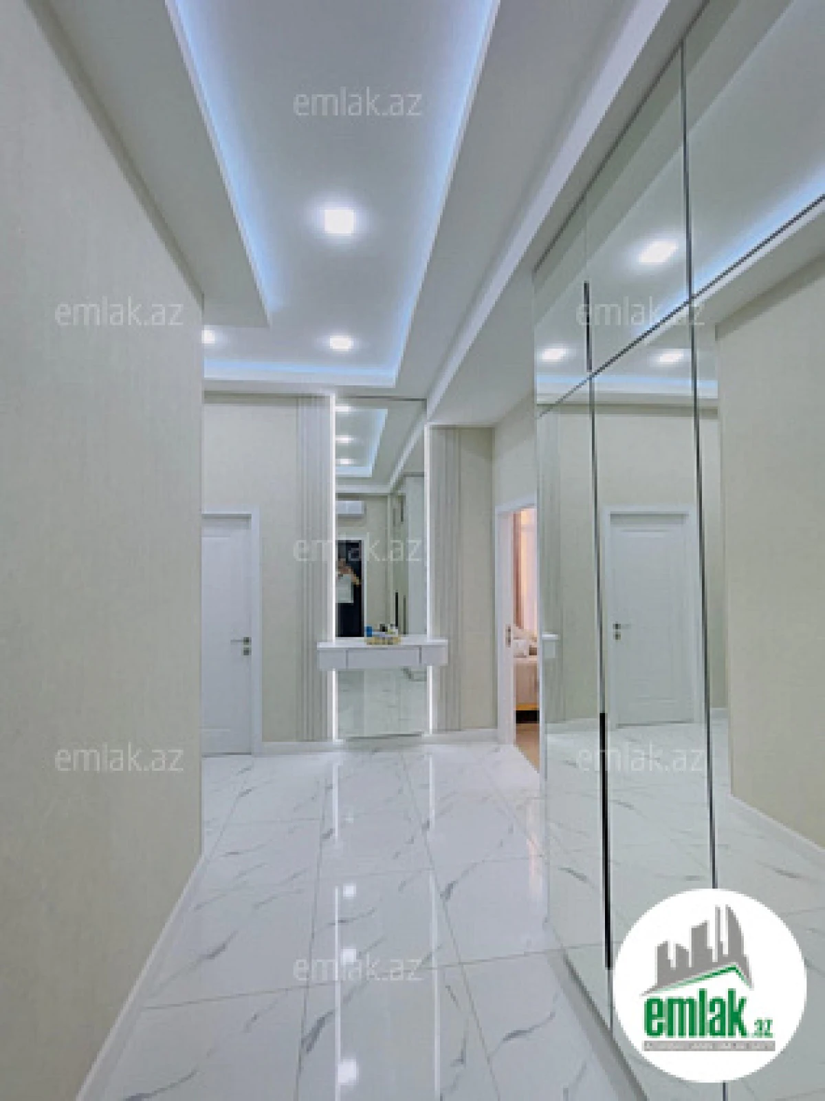 Satılır 4 otaqlı yeni tikili 130 m²