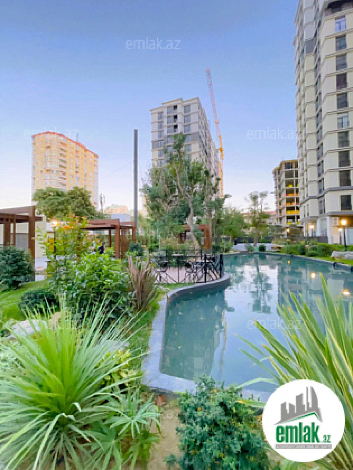 Satılır 4 otaqlı yeni tikili 130 m²