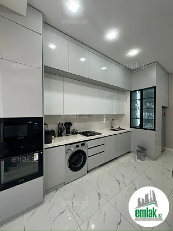 Satılır 4 otaqlı yeni tikili 130 m²