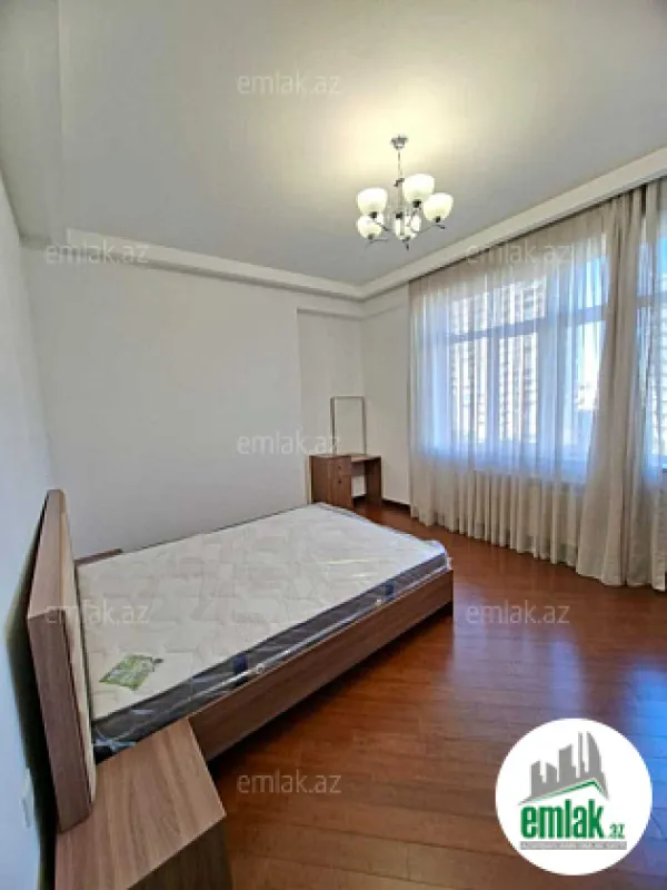 Satılır 3 otaqlı yeni tikili 135 m²