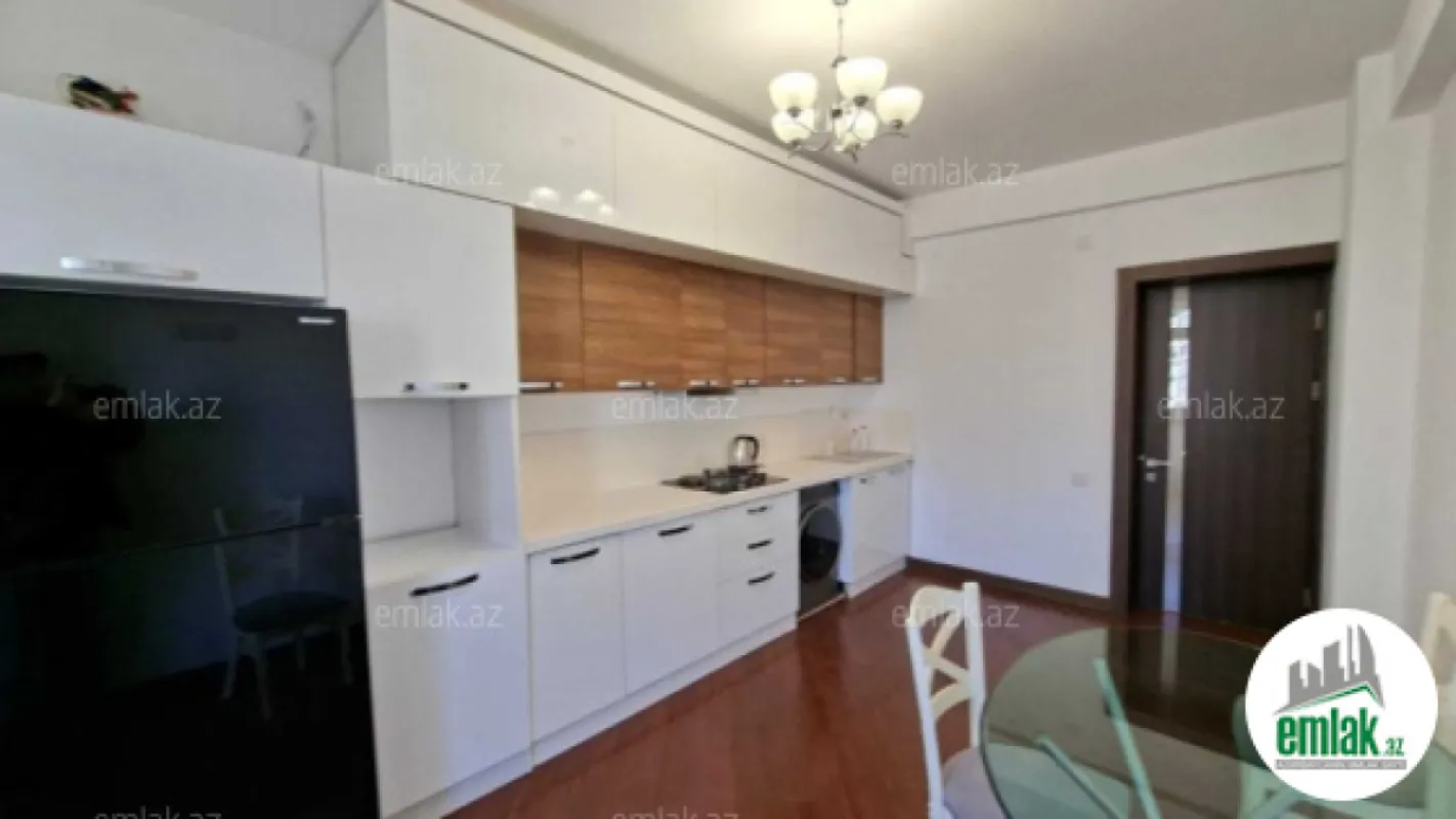 Satılır 3 otaqlı yeni tikili 135 m²