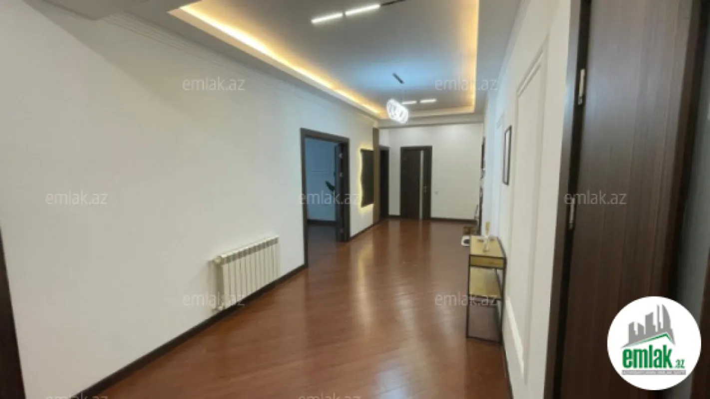 Satılır 3 otaqlı yeni tikili 135 m²