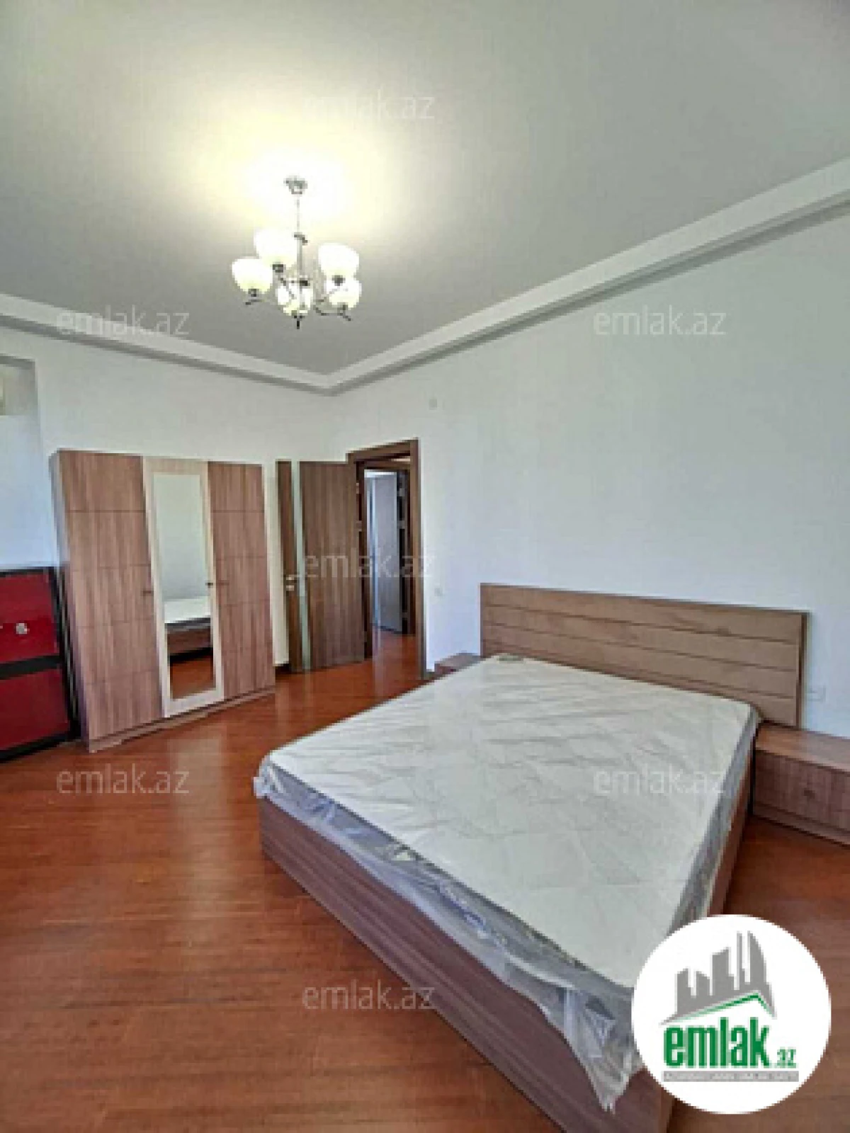 Satılır 3 otaqlı yeni tikili 135 m²