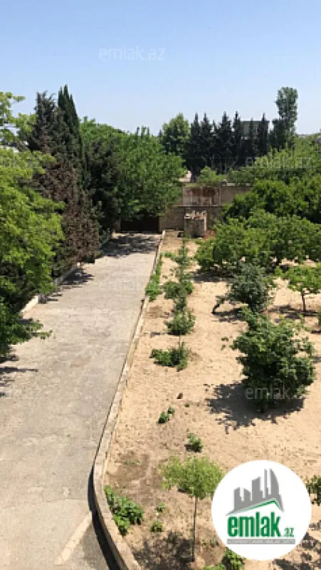 Satılır 5 otaqlı mənzil 220 m²