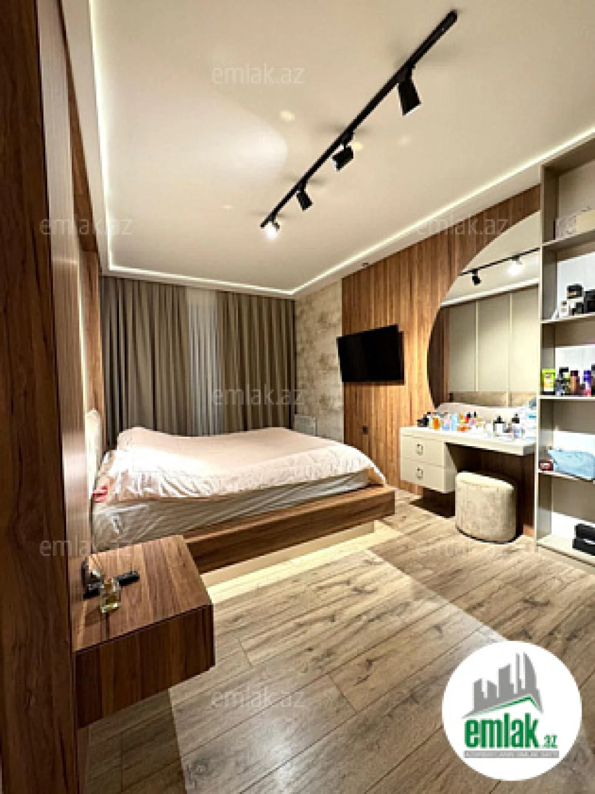 Satılır 3 otaqlı yeni tikili 110 m²