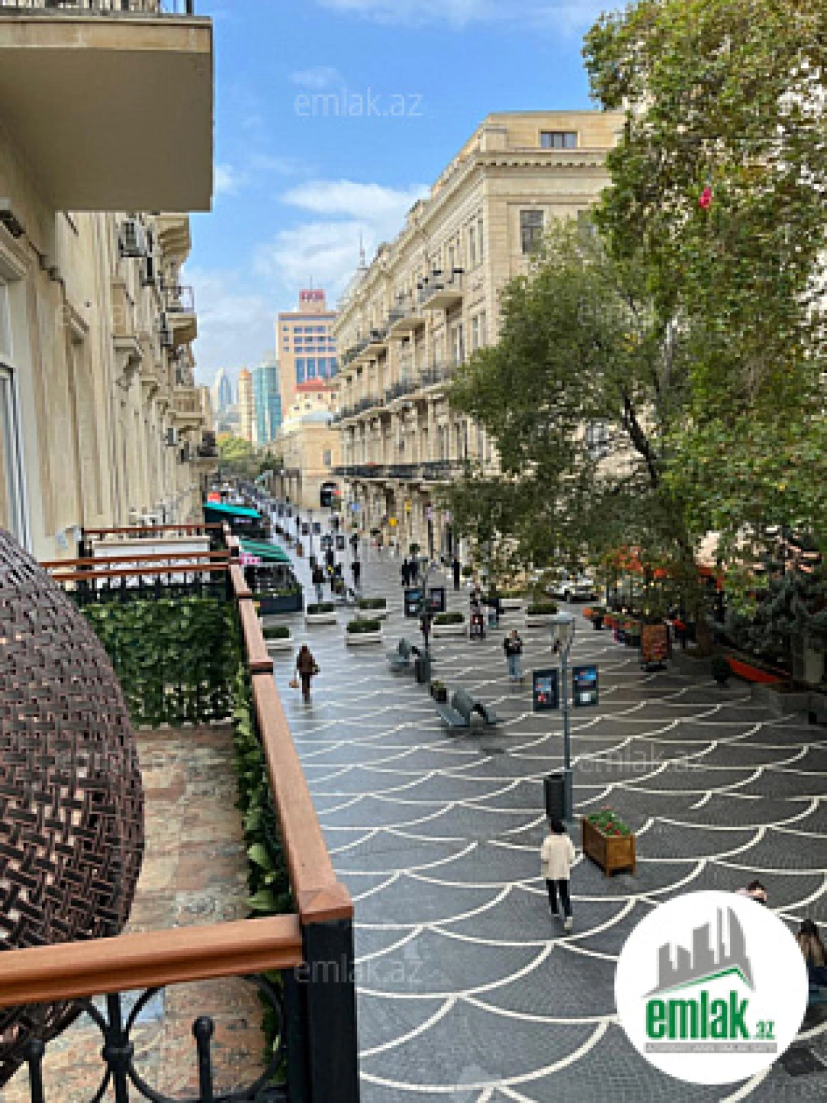 Satılır 4 otaqlı köhnə tikili 105 m²