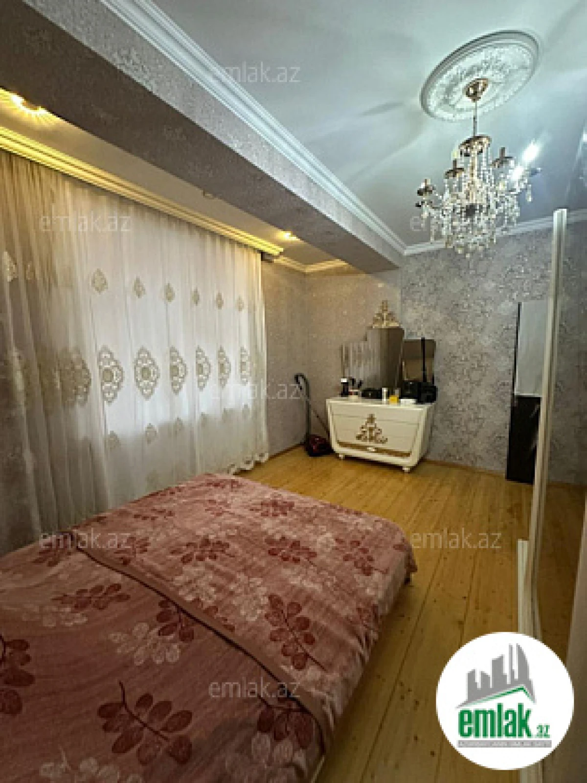 Satılır 3 otaqlı yeni tikili 115 m²