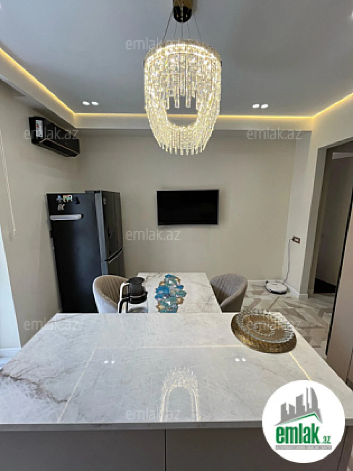 Satılır 3 otaqlı yeni tikili 135 m²