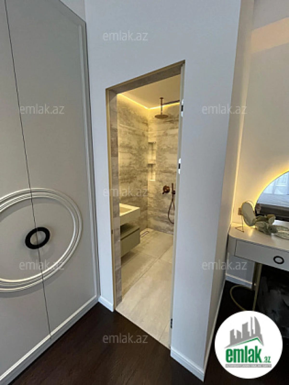 Satılır 3 otaqlı yeni tikili 135 m²