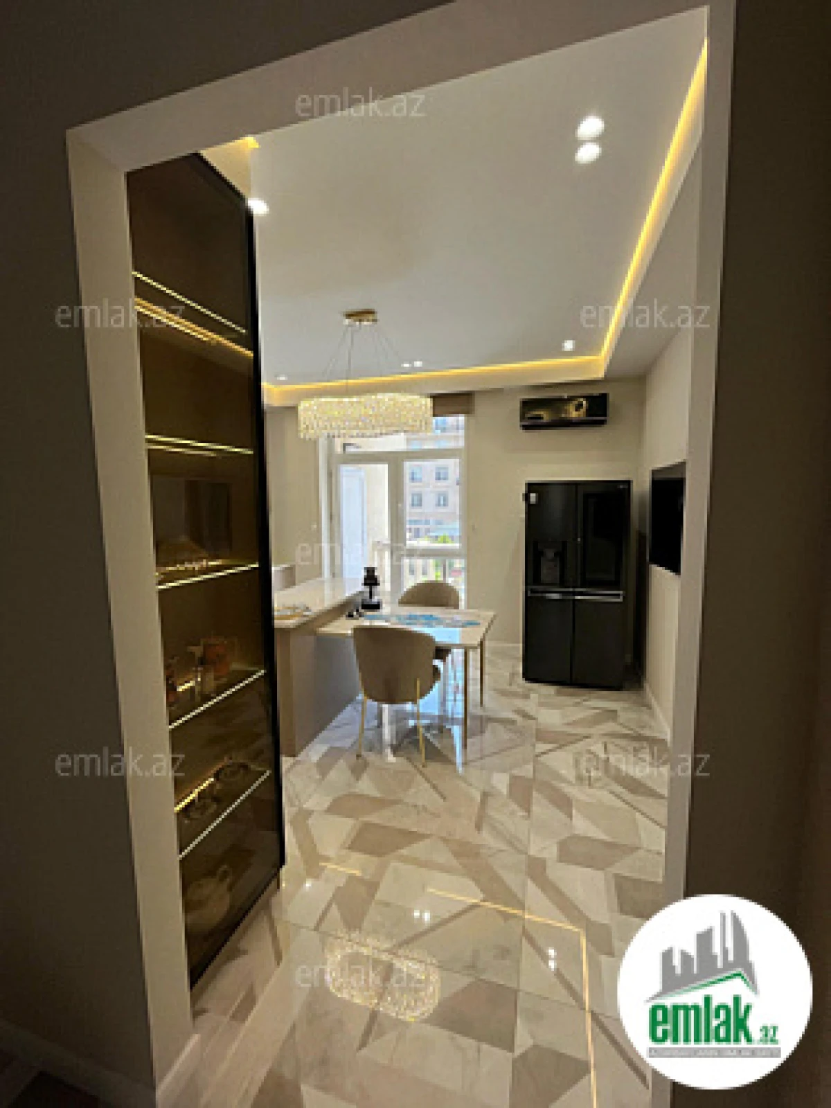 Satılır 3 otaqlı yeni tikili 135 m²