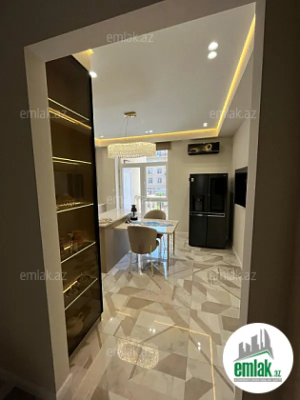 Satılır 3 otaqlı yeni tikili 135 m²