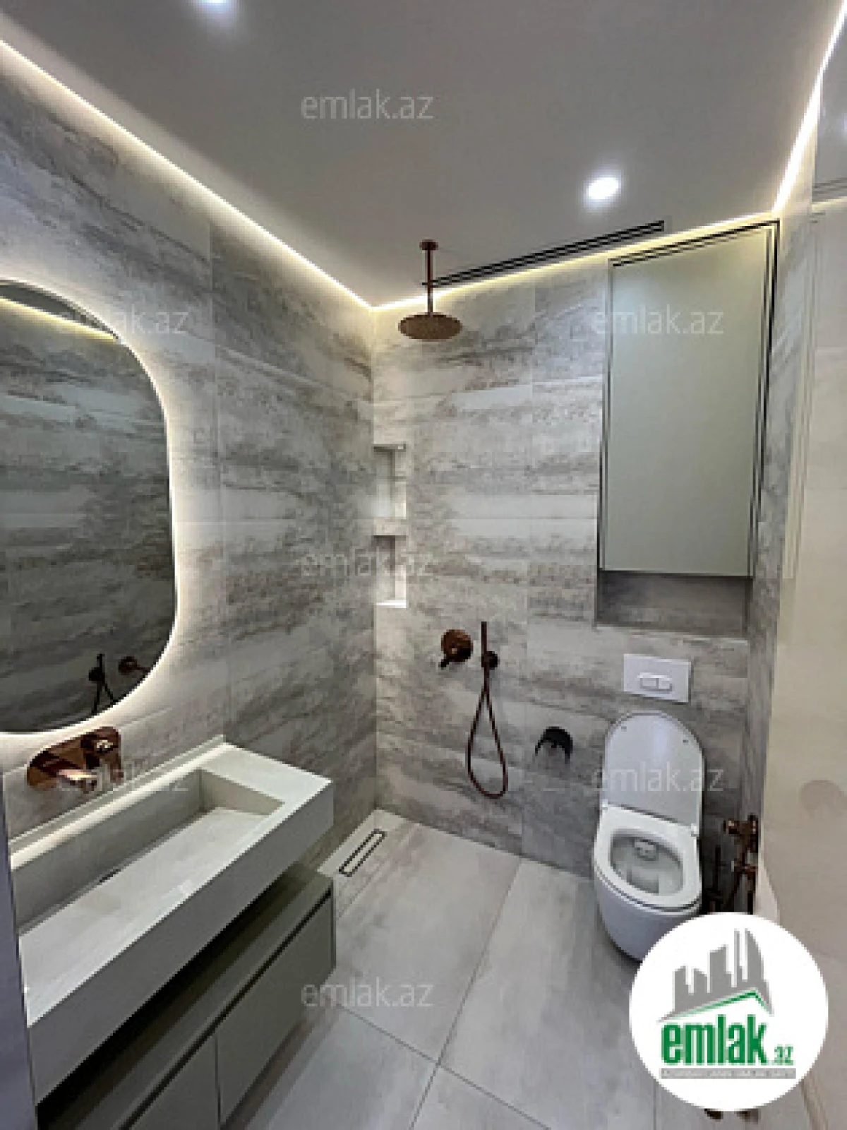 Satılır 3 otaqlı yeni tikili 135 m²