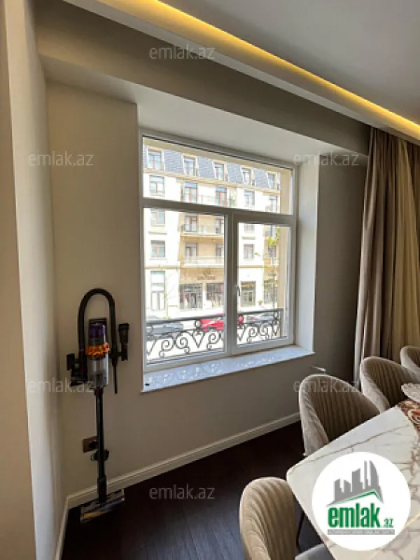 Satılır 3 otaqlı yeni tikili 135 m²
