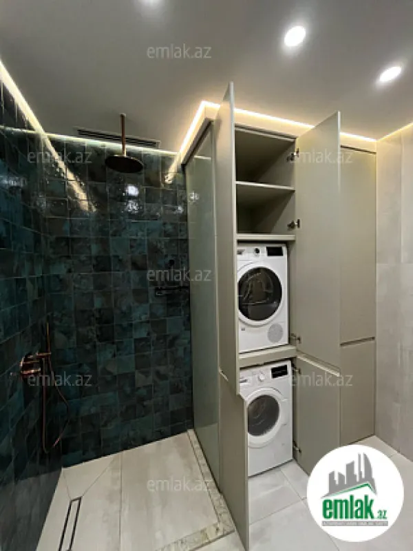 Satılır 3 otaqlı yeni tikili 135 m²
