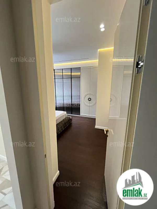 Satılır 3 otaqlı yeni tikili 135 m²