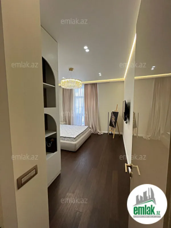 Satılır 3 otaqlı yeni tikili 135 m²