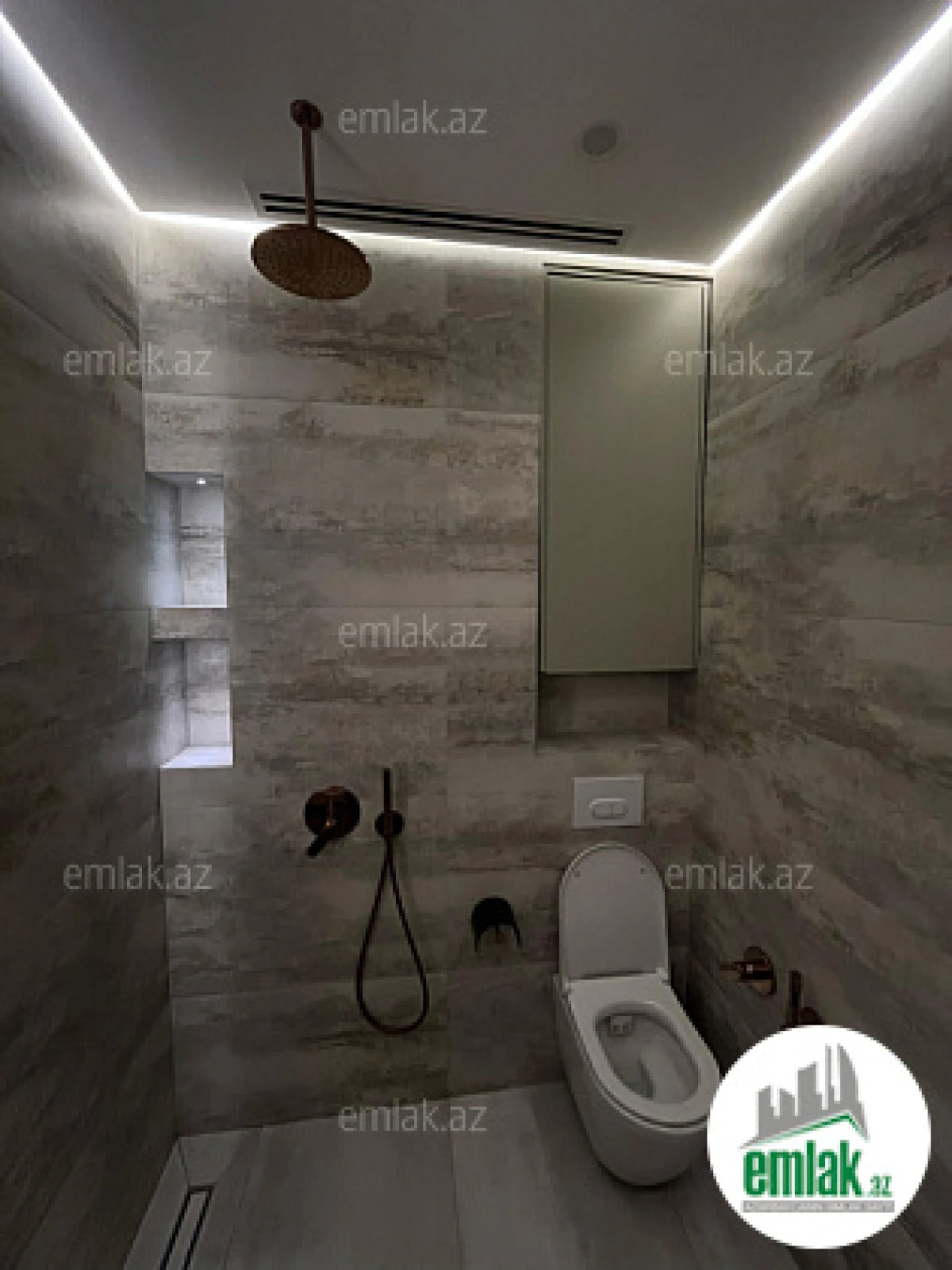 Satılır 3 otaqlı yeni tikili 135 m²