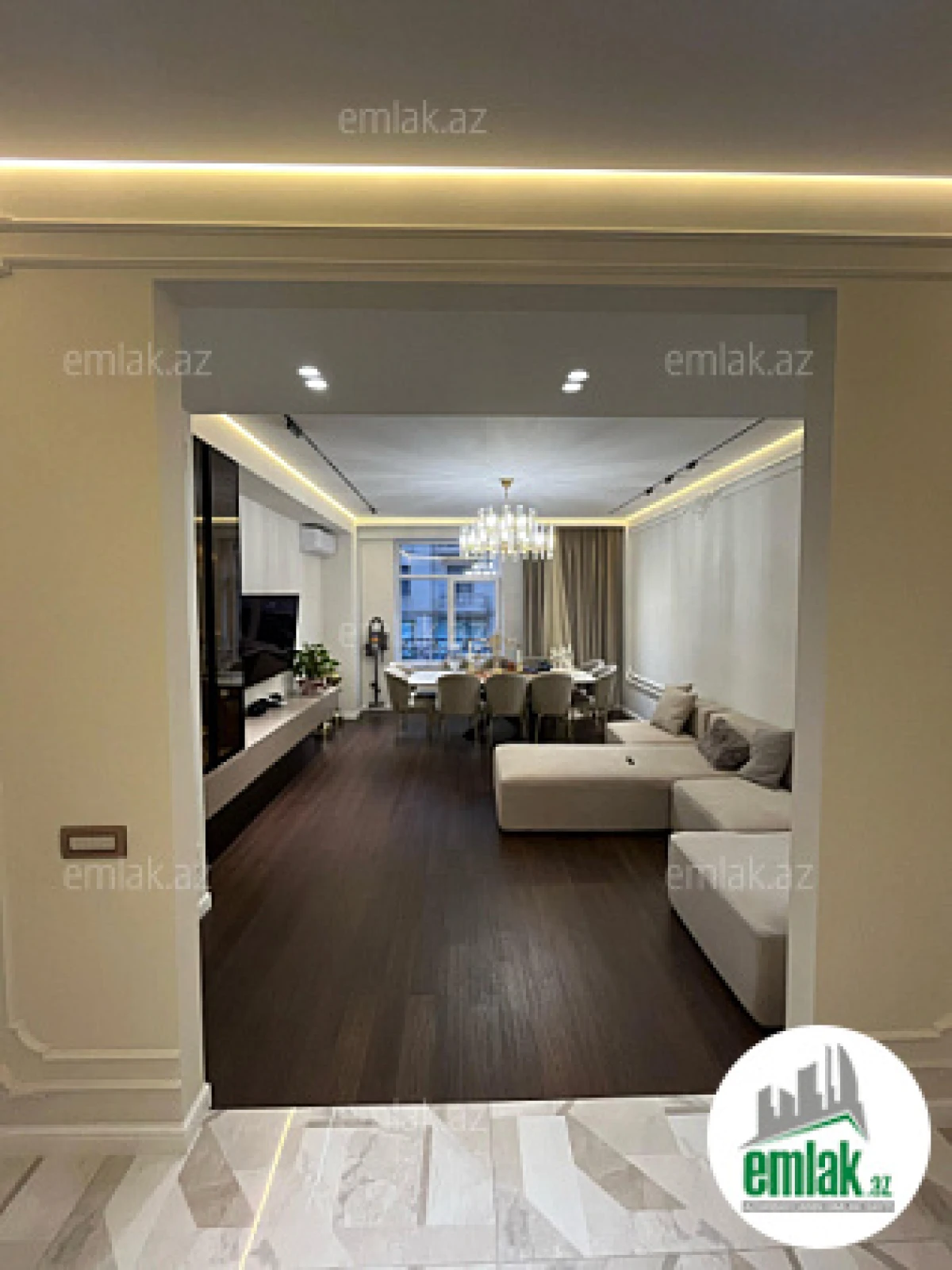 Satılır 3 otaqlı yeni tikili 135 m²