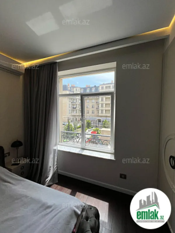 Satılır 3 otaqlı yeni tikili 135 m²