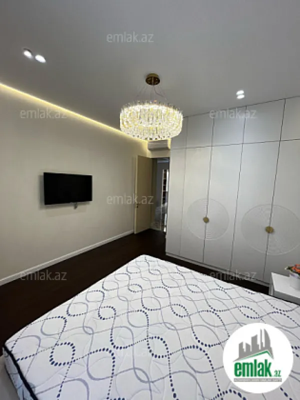 Satılır 3 otaqlı yeni tikili 135 m²