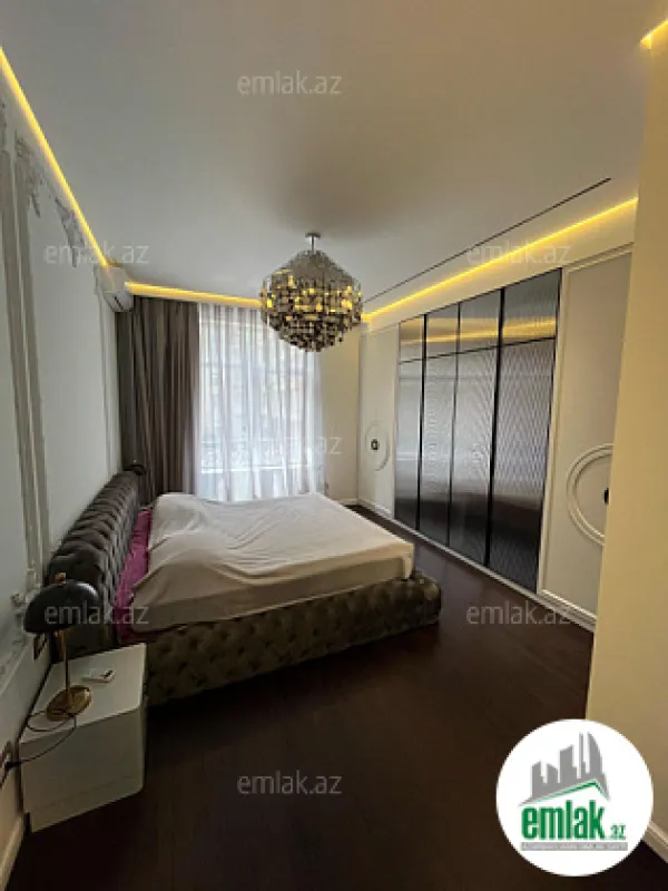 Satılır 3 otaqlı yeni tikili 135 m²