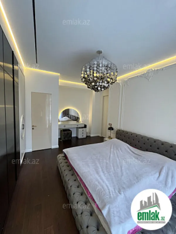 Satılır 3 otaqlı yeni tikili 135 m²