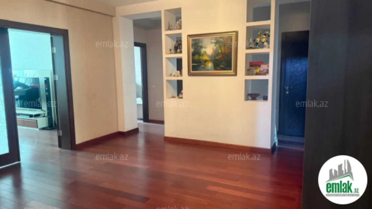Satılır 4 otaqlı yeni tikili 175 m²
