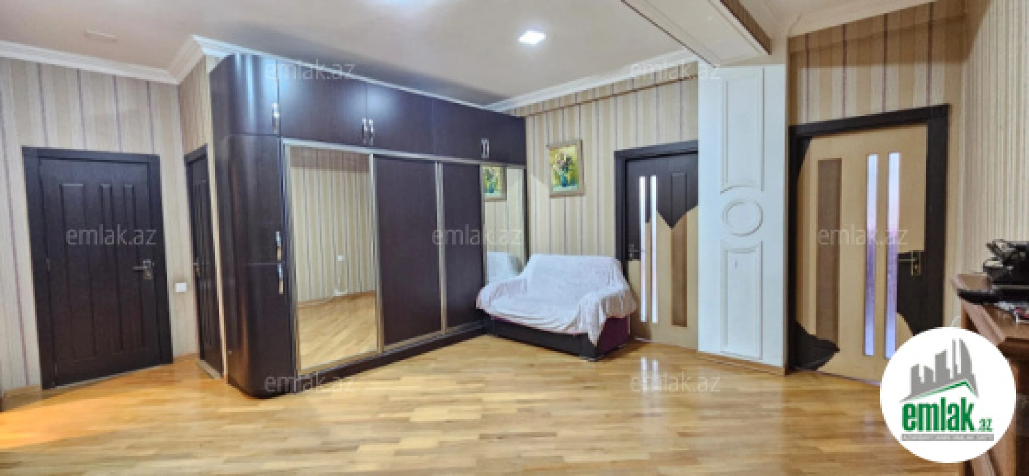 Satılır 3 otaqlı yeni tikili 125 m²