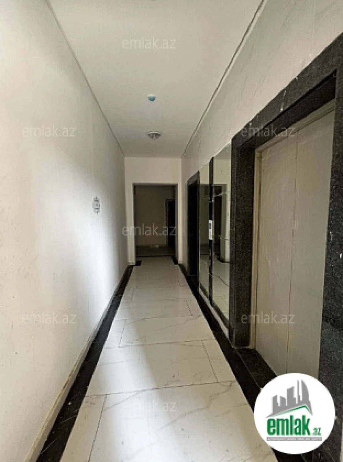 Satılır 3 otaqlı yeni tikili 126.5 m²