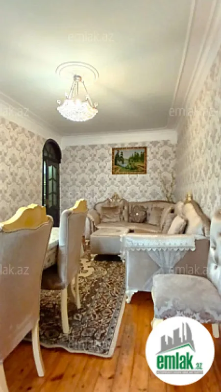 Satılır 3 otaqlı köhnə tikili 90 m²