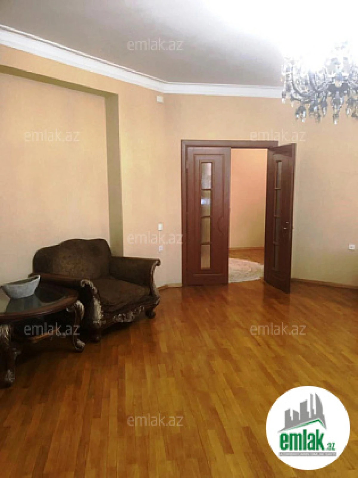Satılır 4 otaqlı yeni tikili 200 m²