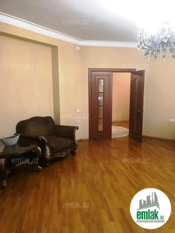 Satılır 4 otaqlı yeni tikili 200 m²