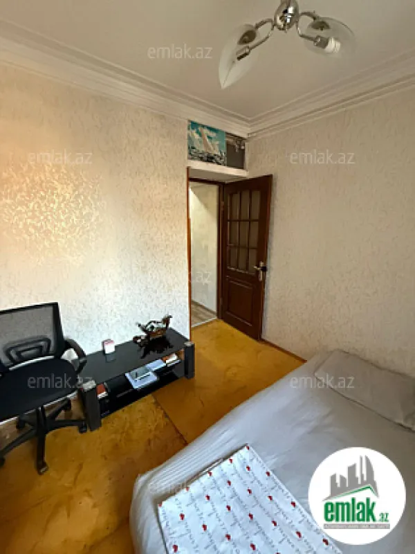 Satılır 2 otaqlı köhnə tikili 40 m²