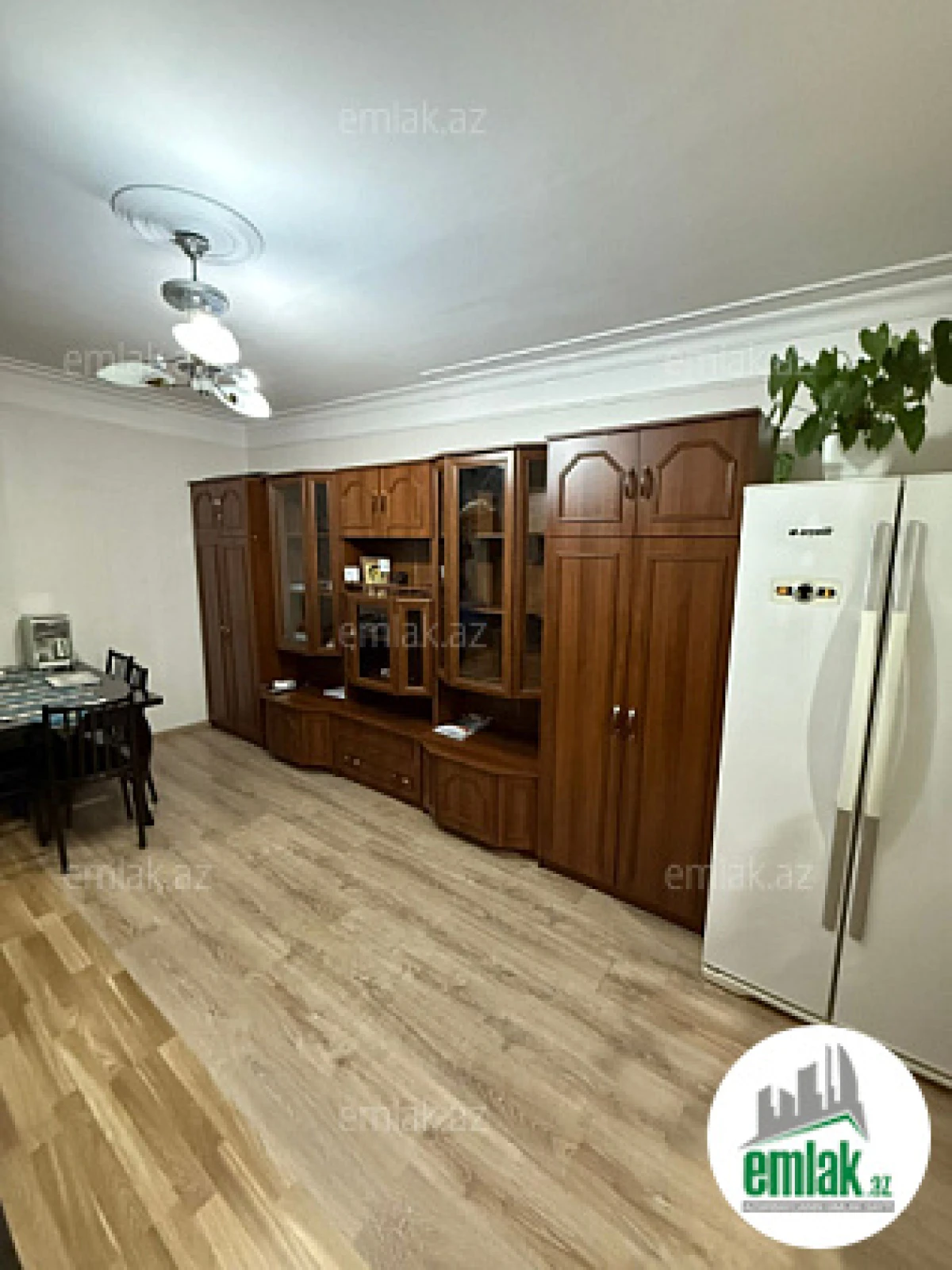 Satılır 2 otaqlı köhnə tikili 40 m²