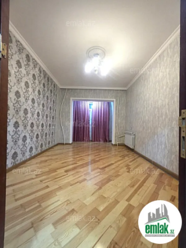 Satılır 2 otaqlı köhnə tikili 70 m²
