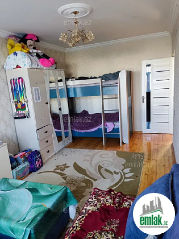 Satılır 2 otaqlı köhnə tikili 65 m²