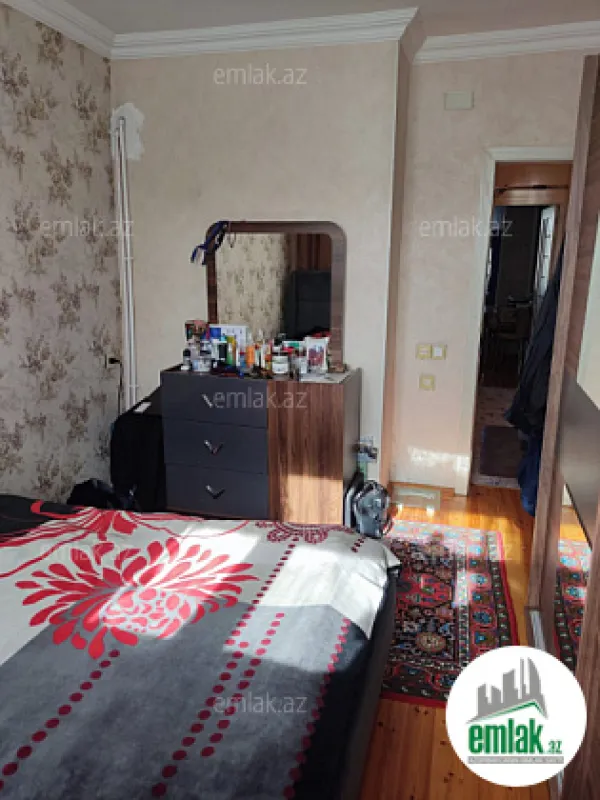 Satılır 2 otaqlı köhnə tikili 65 m²