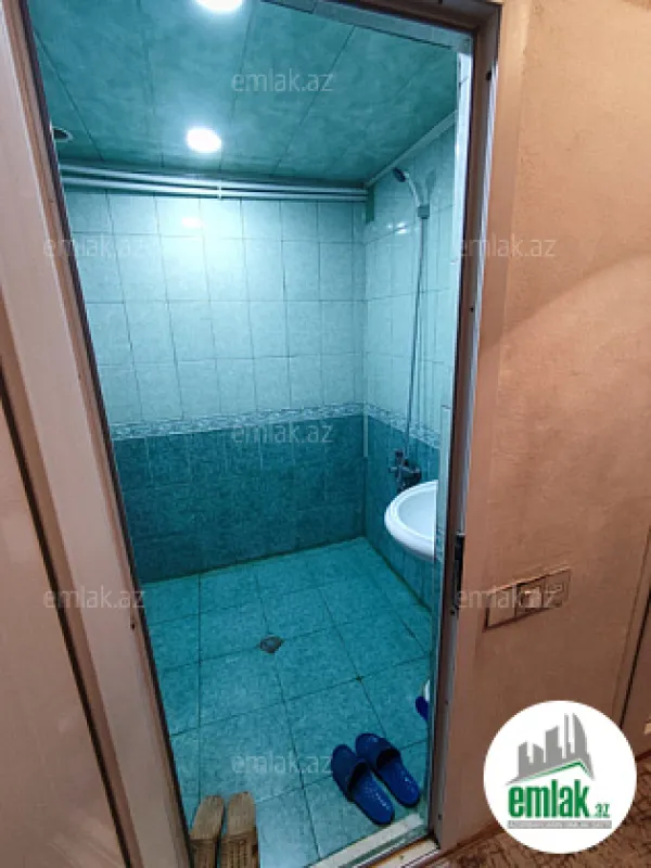 Satılır 2 otaqlı köhnə tikili 65 m²