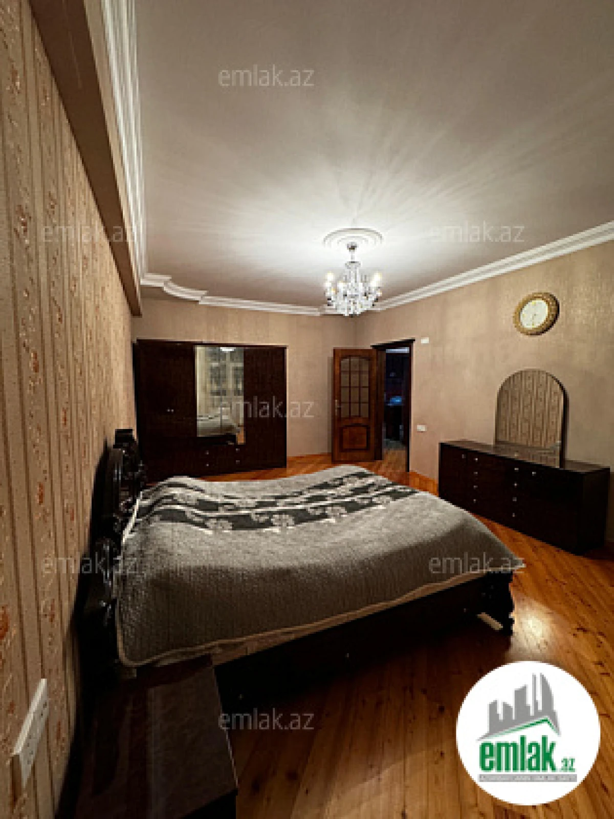 Satılır 4 otaqlı yeni tikili 130 m²