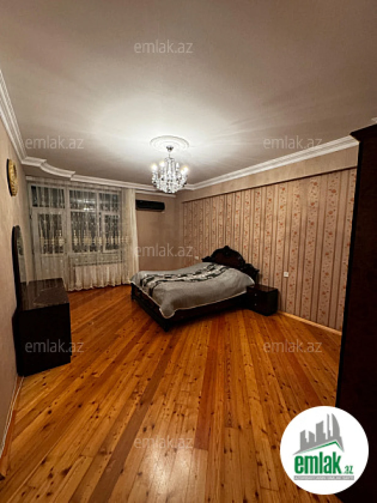 Satılır 4 otaqlı yeni tikili 130 m²