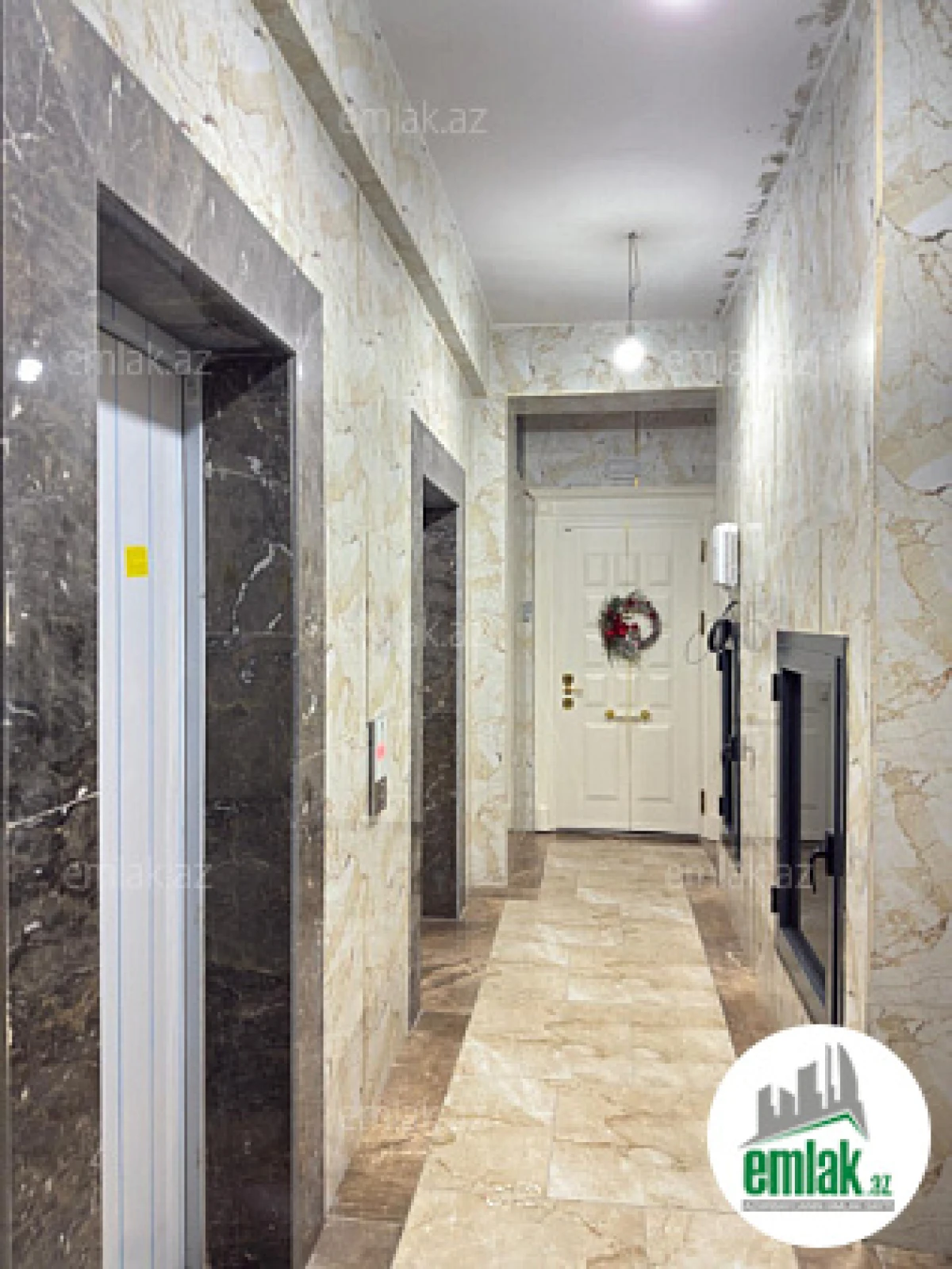 Satılır 3 otaqlı yeni tikili 100 m²