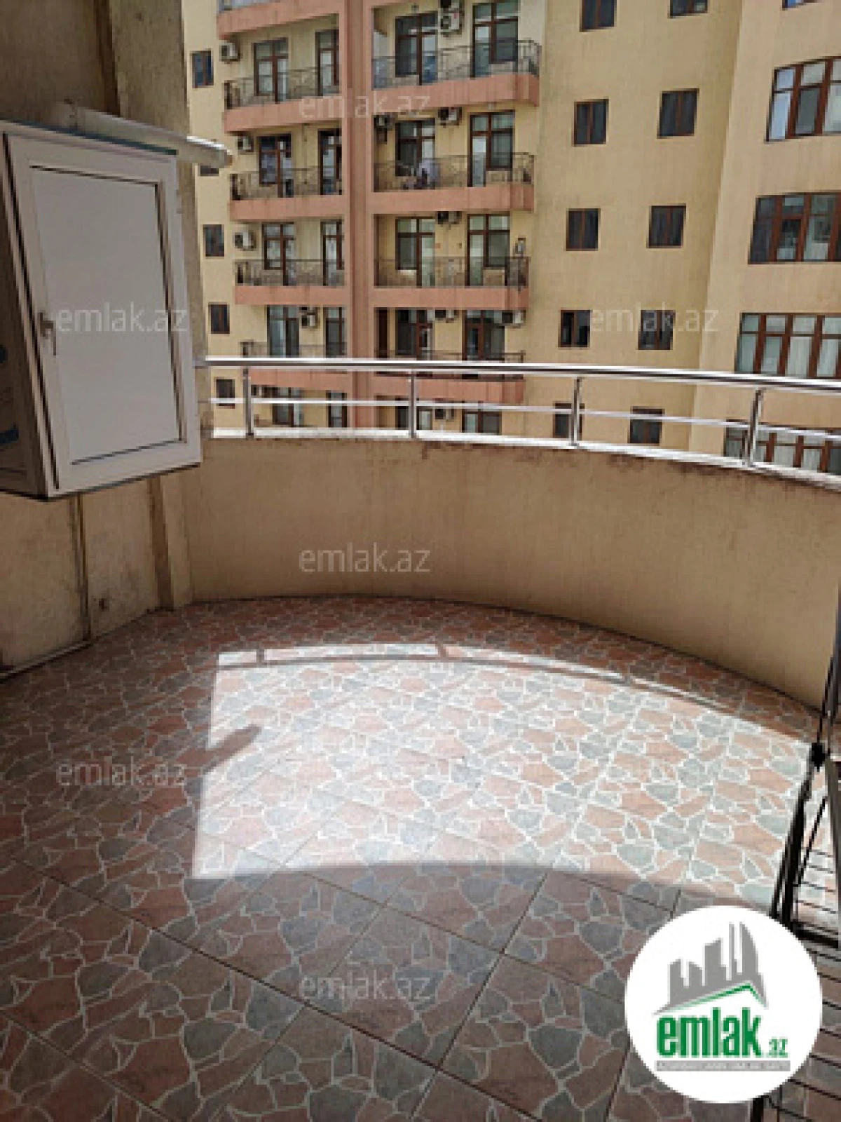 Satılır 3 otaqlı yeni tikili 105 m²