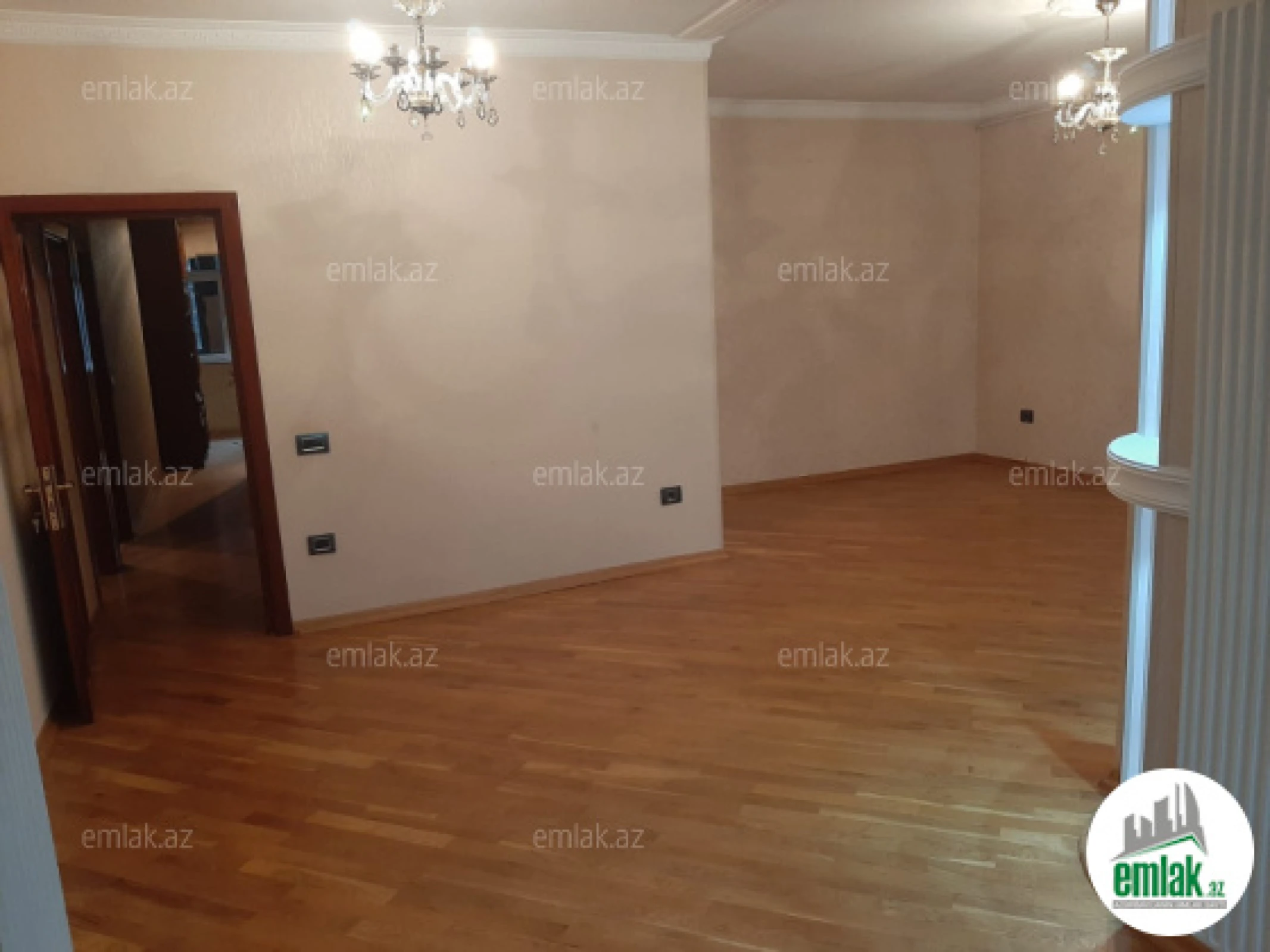 Satılır 4 otaqlı köhnə tikili 100 m²