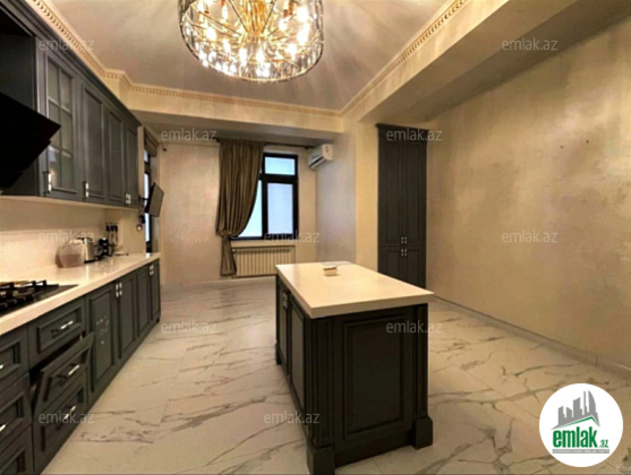 Satılır 4 otaqlı yeni tikili 205 m²