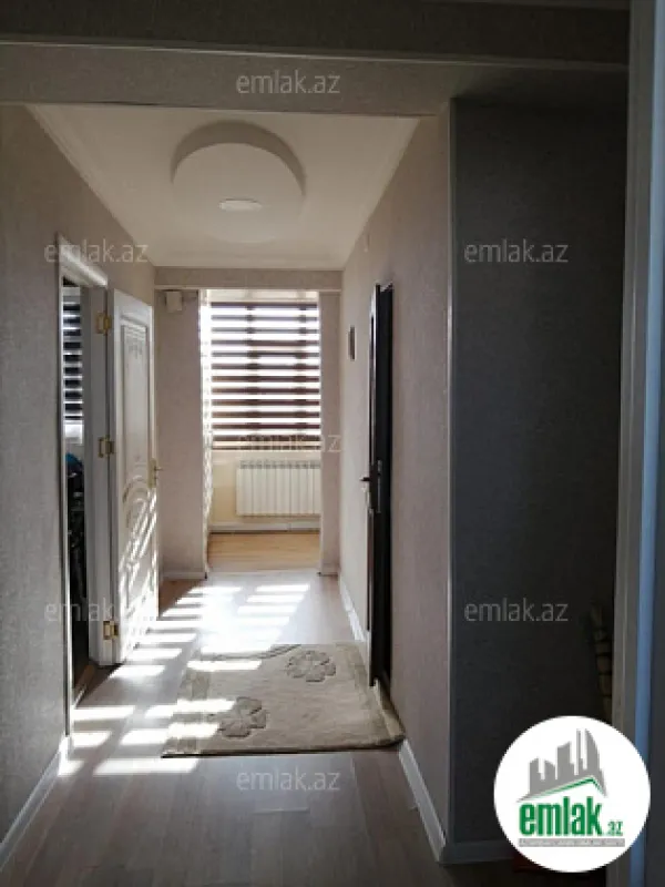 Satılır 4 otaqlı köhnə tikili 120 m²