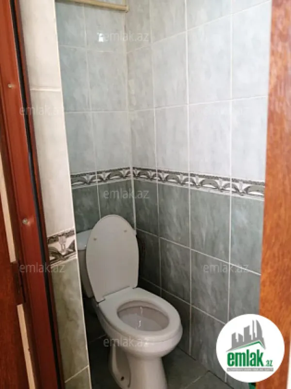 Satılır 4 otaqlı köhnə tikili 120 m²