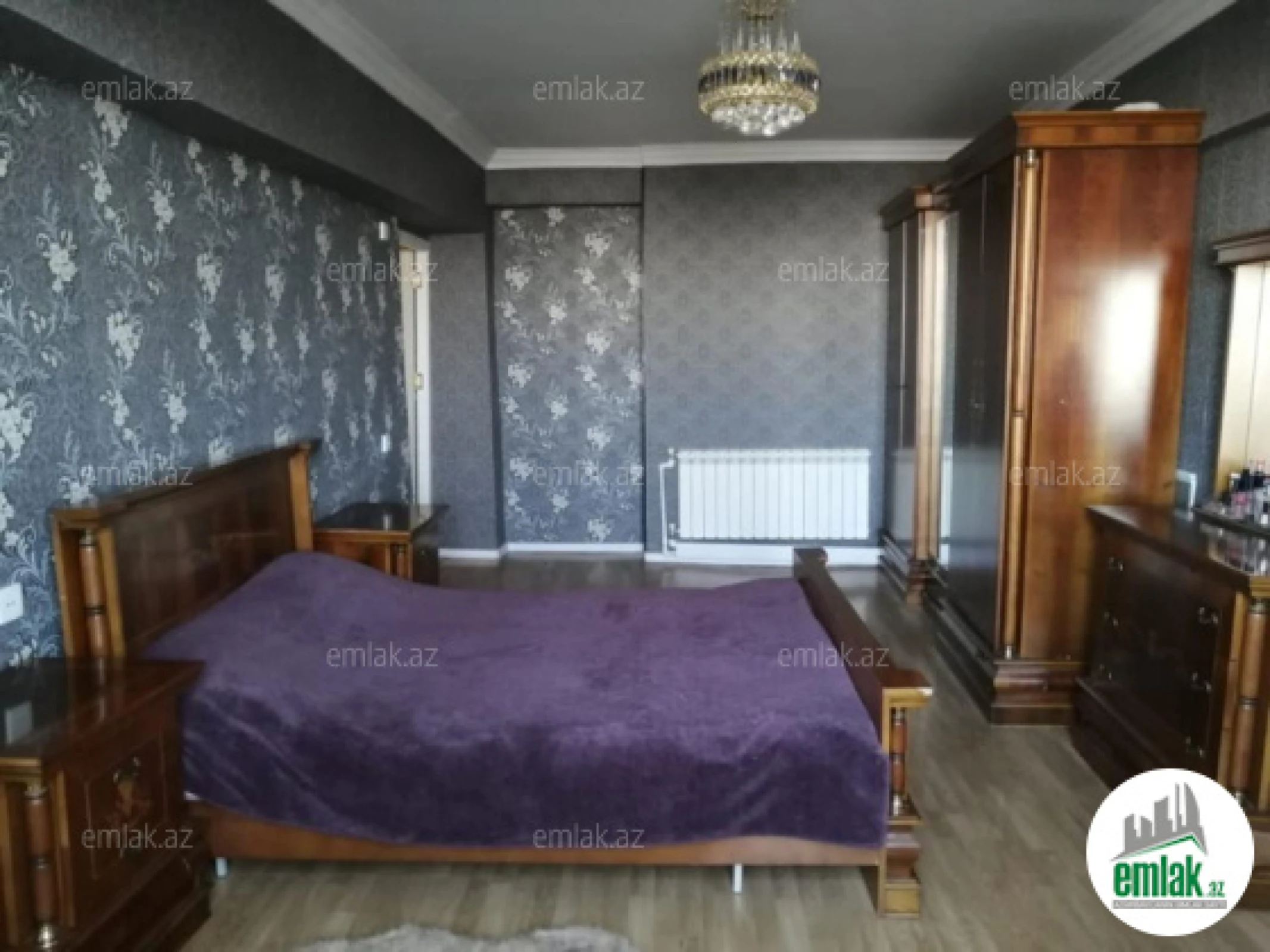 Satılır 4 otaqlı köhnə tikili 120 m²