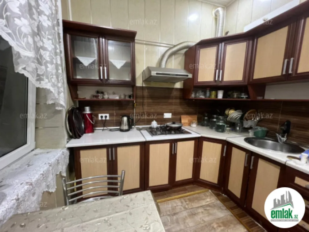 Satılır 3 otaqlı köhnə tikili 90 m²