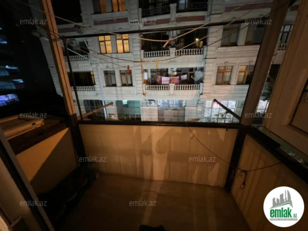 Satılır 3 otaqlı köhnə tikili 90 m²