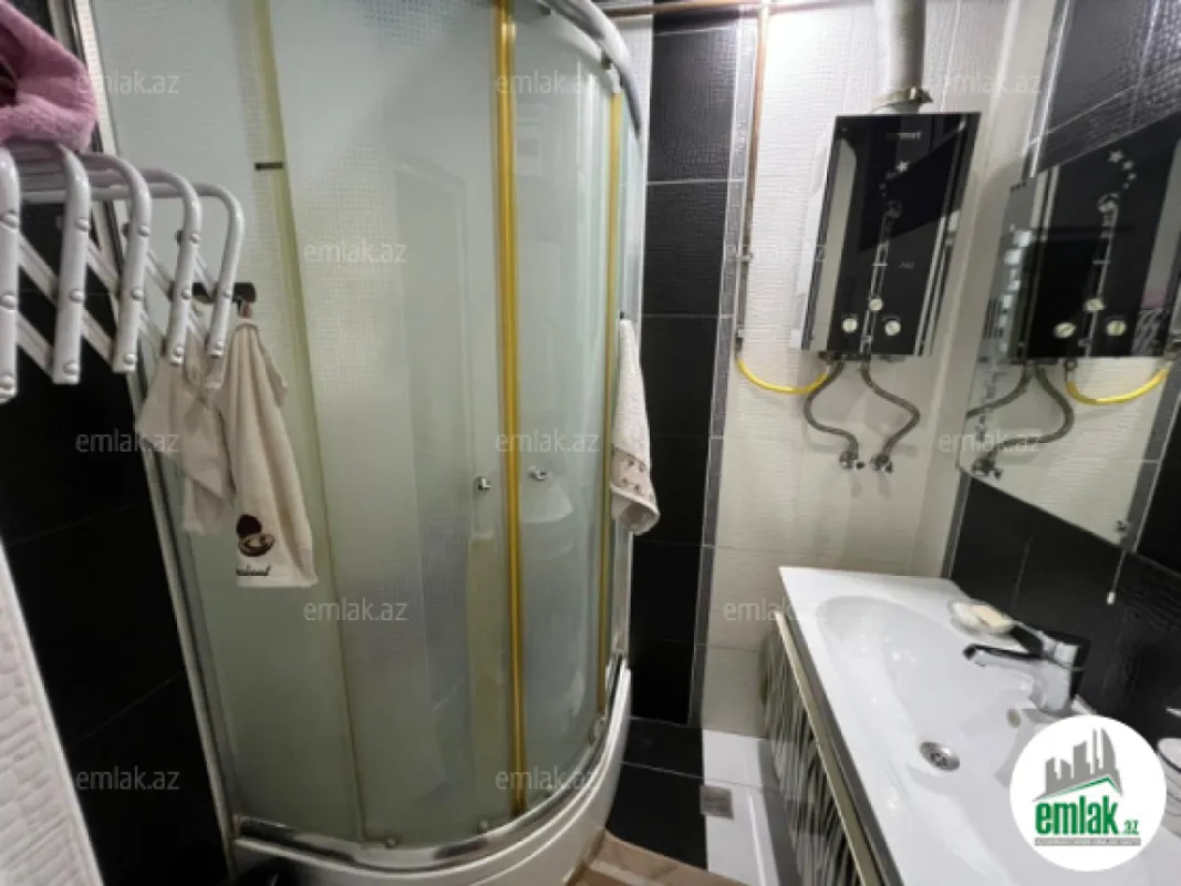 Satılır 3 otaqlı köhnə tikili 90 m²